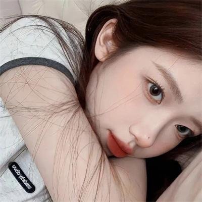 圈内老戏骨与前任深夜同框，好友出面澄清，72小时引热议
